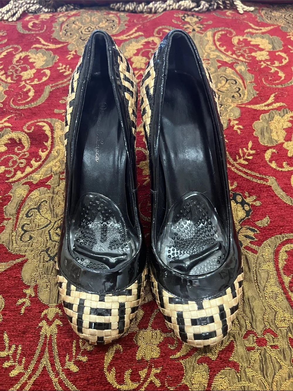 Woven Black and Tan Women's Patent Pumps